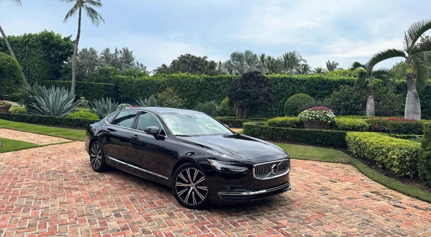 How Hobe Sound Limo Service Elevates Your Wedding Day Experience?